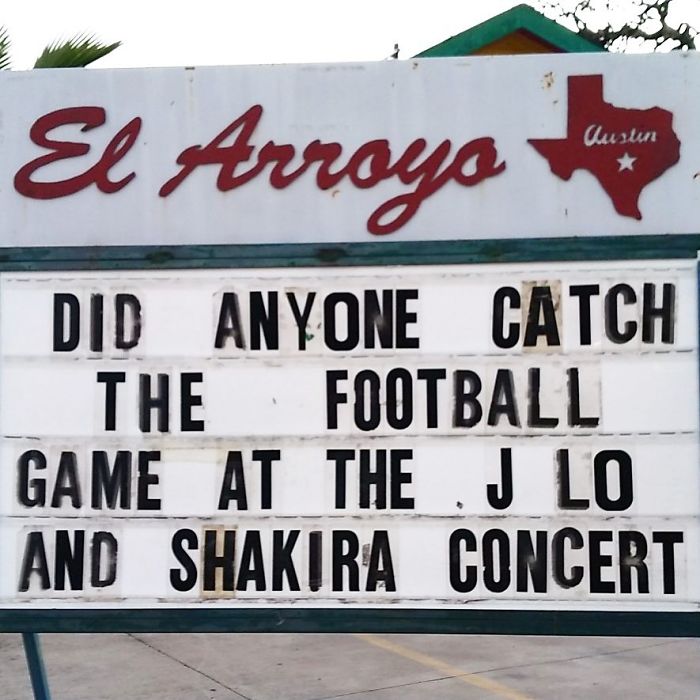 El Arroyo Restaurant Is Winning the Funny Sign Game