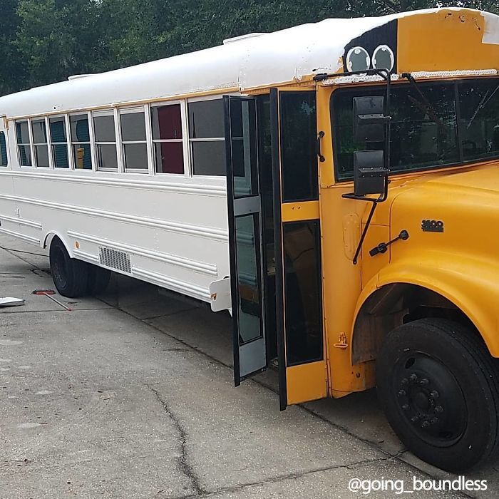 Couple Spends A Year And A Half Converting An Old ’90s School Bus Into A Cozy Home Going Boundless