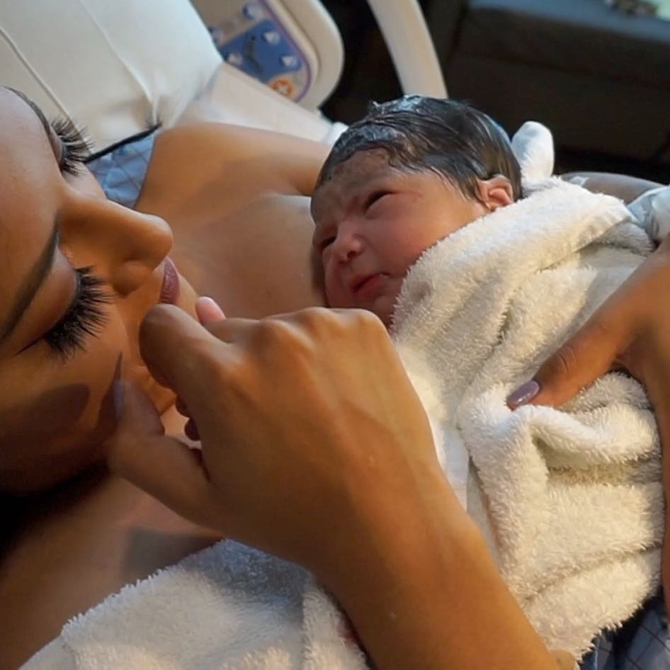 Moms Are Applying Makeup Before Giving Birth To Look Good For Social Media Followers