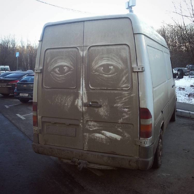Artist Transforms Dirty Cars in Moscow into Incredible Works of Art