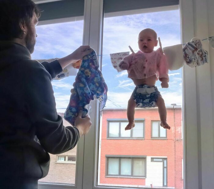 Dad Sends His GF These Pics Whenever She Asks If Their Babies Are OK While He’s Watching Them