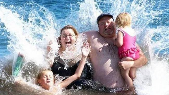 Hilarious beach holiday fail photos.